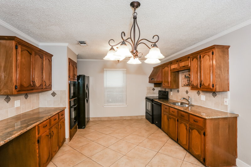 1,995/Mo, 7212 Elderberry Ln Dallas, TX 75249 Kitchen View 2