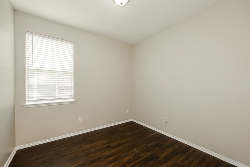1,860/Mo, 916 Buffalo Springs Dr Fort Worth, TX 76140 Bedroom View 2