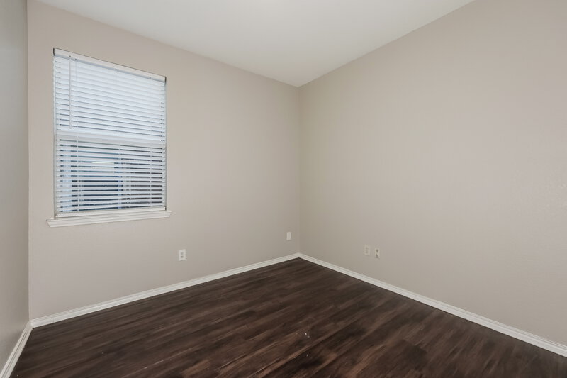 1,930/Mo, 916 Buffalo Springs Dr Fort Worth, TX 76140 Bedroom View