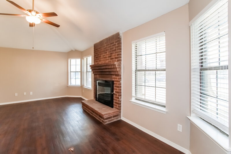 2,415/Mo, 3912 Lois Cir Rowlett, TX 75088 Living Room View