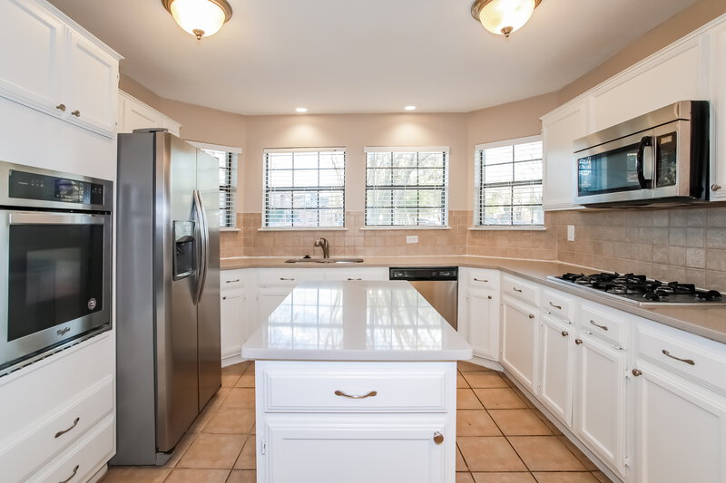 2,415/Mo, 3912 Lois Cir Rowlett, TX 75088 Kitchen View