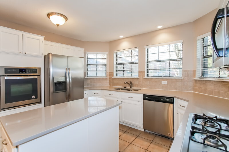 2,415/Mo, 3912 Lois Cir Rowlett, TX 75088 Kitchen View 2