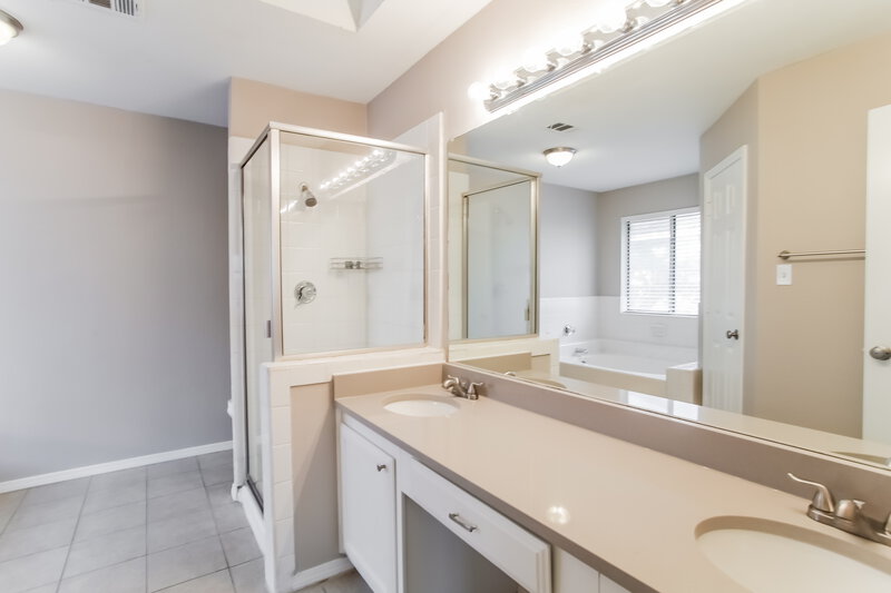 2,415/Mo, 3912 Lois Cir Rowlett, TX 75088 Main Bathroom View