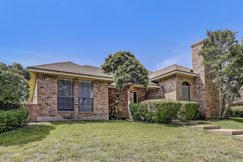 3,180/Mo, 605 Wisterglen Dr Desoto, TX 75115 Front View