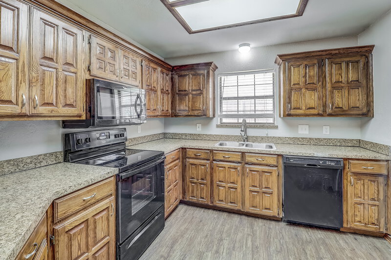 3,180/Mo, 605 Wisterglen Dr Desoto, TX 75115 Kitchen View 2