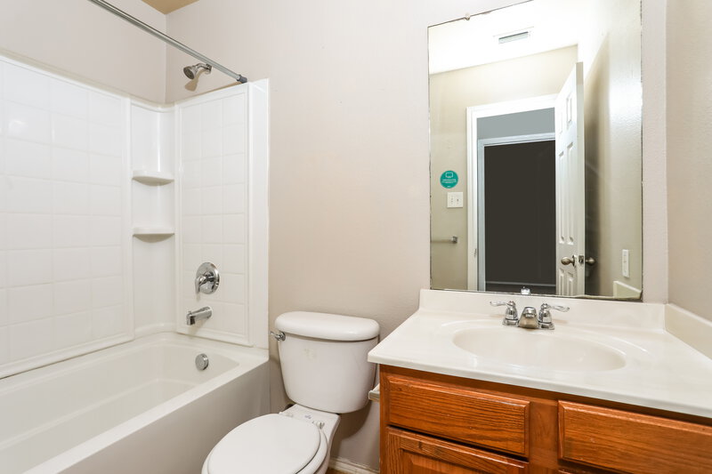 2,810/Mo, 529 Indian Paintbrush Drive Fate, TX 75087 Main Bathroom View