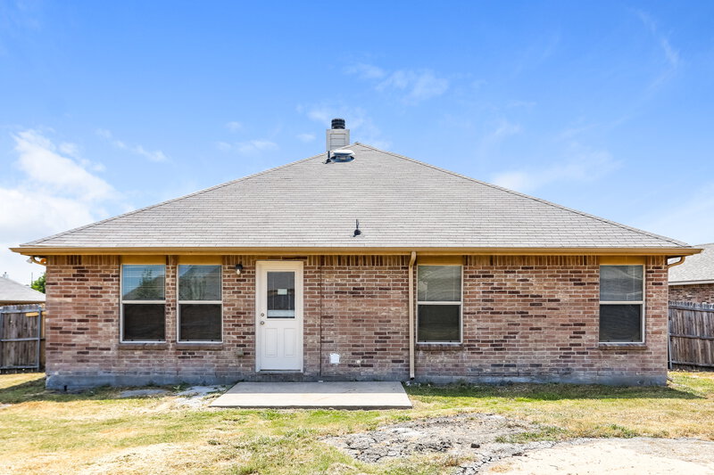 2,810/Mo, 529 Indian Paintbrush Drive Fate, TX 75087 Rear View