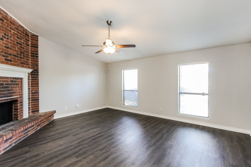 1,805/Mo, 700 Priscilla Ln Desoto, TX 75115 Living Room View 2