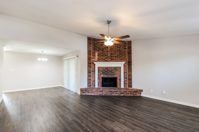 1,805/Mo, 700 Priscilla Ln Desoto, TX 75115 Living Room View 3
