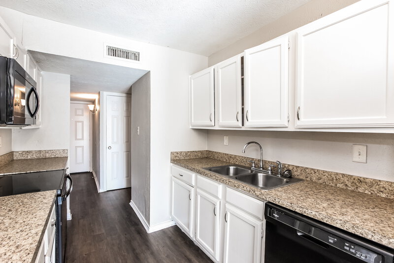 1,805/Mo, 700 Priscilla Ln Desoto, TX 75115 Kitchen View