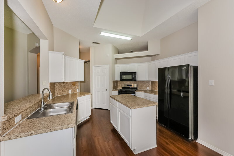 0/Mo, 1224 Parkwood Trl Mesquite, TX 75149 Kitchen View