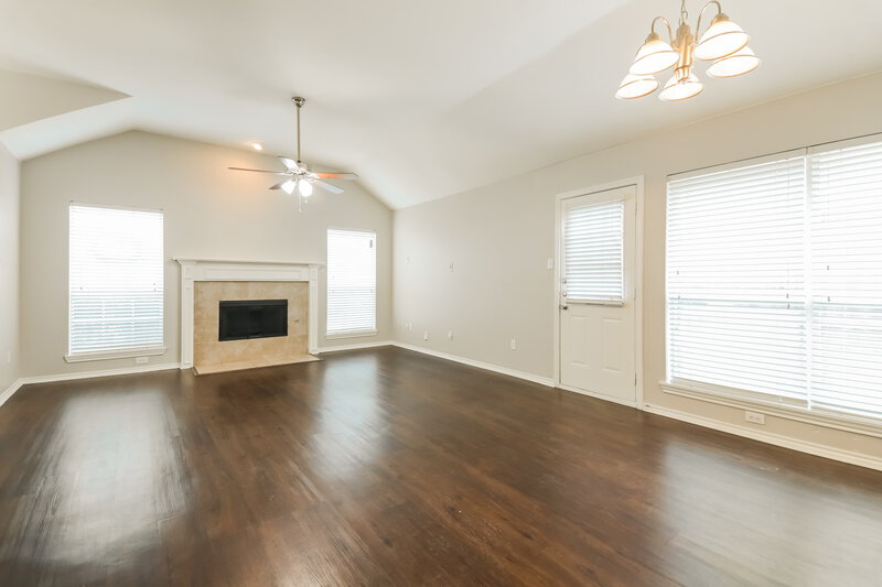 1,930/Mo, 2525 Spring Rain Dr Mesquite, TX 75181 Living Room View 4