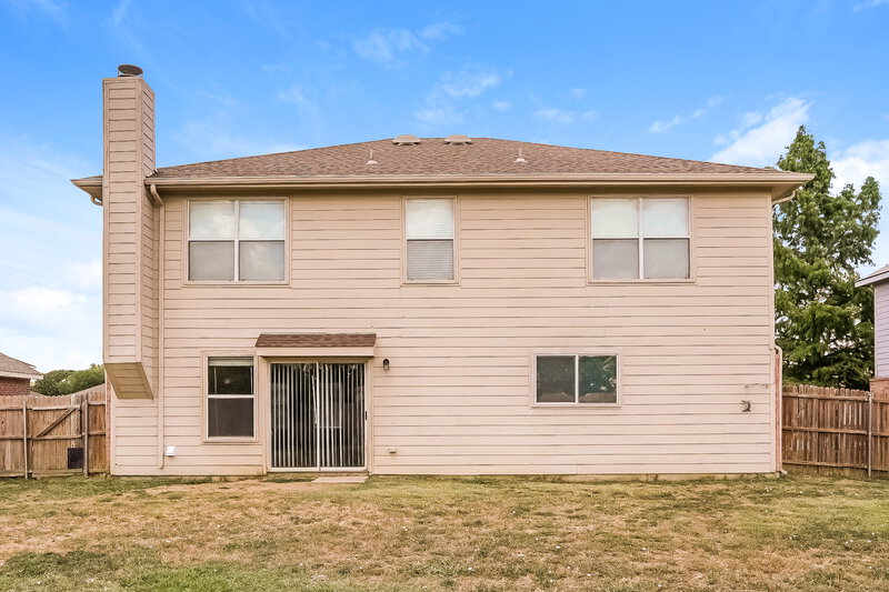 2,170/Mo, 1622 Withers Way Krum, TX 76249 Rear View