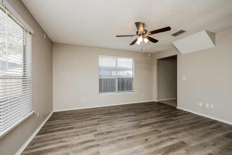 1,825/Mo, 10636 Towerwood Dr Fort Worth, TX 76140 Living Room View 2