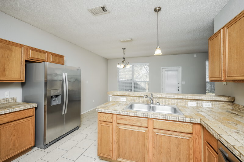 1,825/Mo, 10636 Towerwood Dr Fort Worth, TX 76140 Kitchen View 3