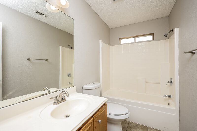 1,825/Mo, 10636 Towerwood Dr Fort Worth, TX 76140 Bathroom View