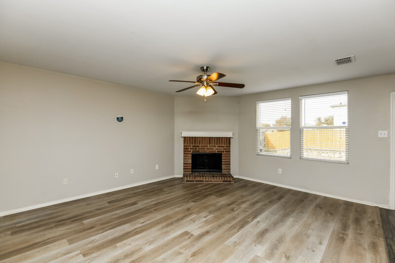 2,750/Mo, 1332 Lauren Dr Burleson, TX 76028 Living Room View