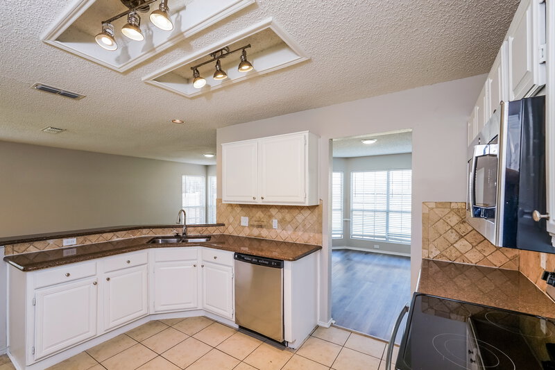 2,870/Mo, 3228 Kathy Ln Fort Worth, TX 76123 Kitchen View 3