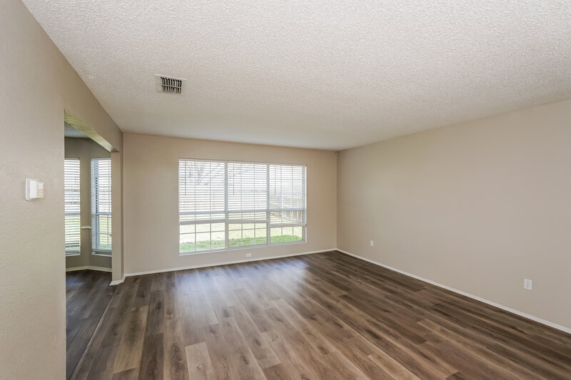 2,870/Mo, 3228 Kathy Ln Fort Worth, TX 76123 Family Room View 2