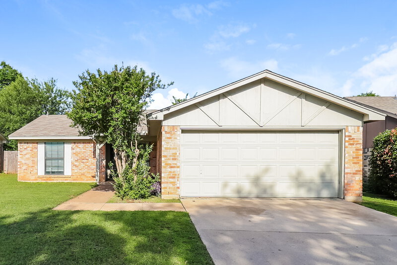 1,985/Mo, 1812 Hunting Green Dr Fort Worth, TX 76134 External View