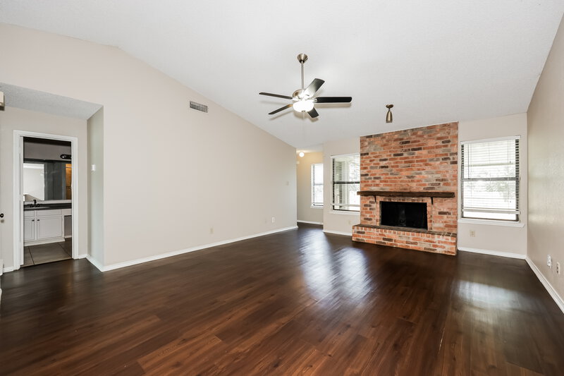 2,085/Mo, 1812 Hunting Green Dr Fort Worth, TX 76134 Living Room View 3