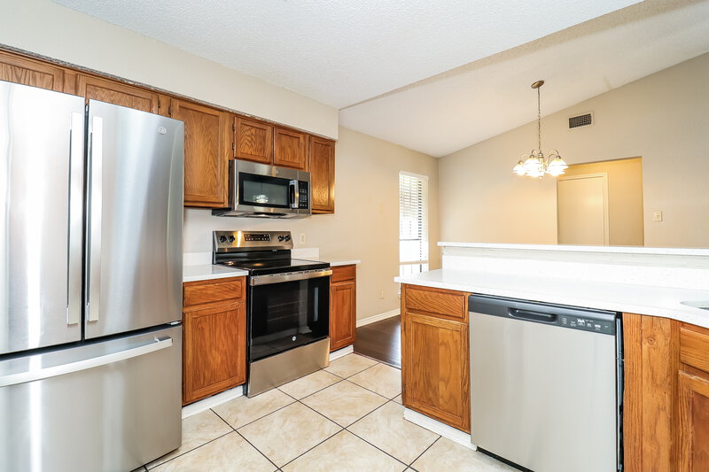 1,985/Mo, 1812 Hunting Green Dr Fort Worth, TX 76134 Kitchen View 2