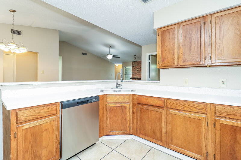 1,985/Mo, 1812 Hunting Green Dr Fort Worth, TX 76134 Kitchen View 3