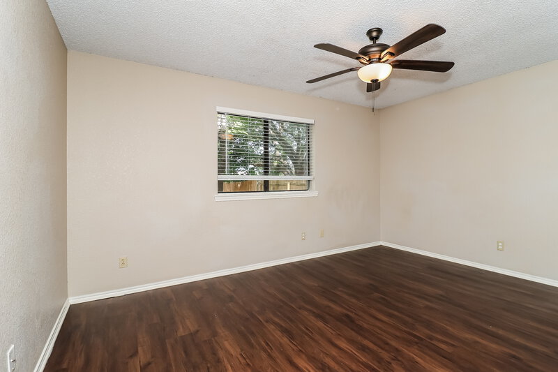 1,985/Mo, 1812 Hunting Green Dr Fort Worth, TX 76134 Main Bedroom View