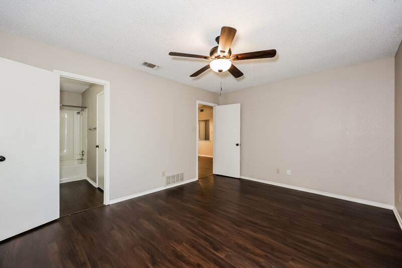 2,085/Mo, 1812 Hunting Green Dr Fort Worth, TX 76134 Main Bedroom View 2