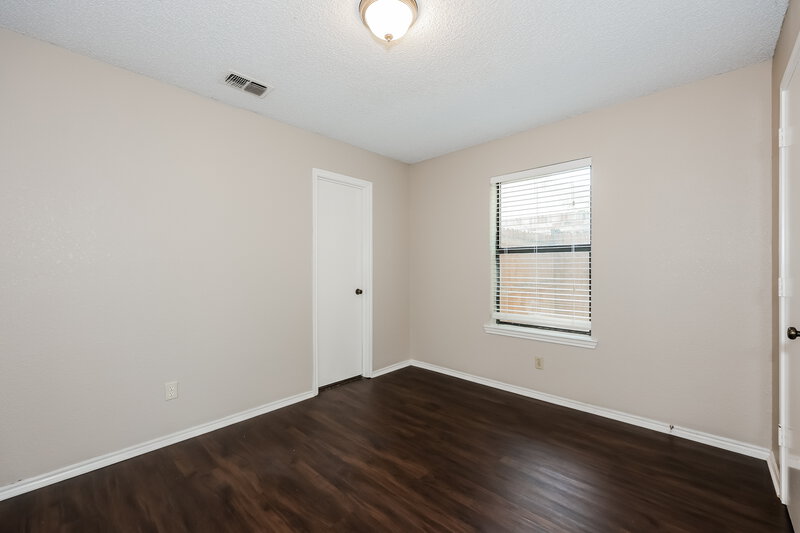 2,085/Mo, 1812 Hunting Green Dr Fort Worth, TX 76134 Bedroom View 2