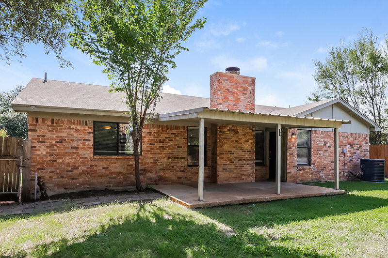 2,085/Mo, 1812 Hunting Green Dr Fort Worth, TX 76134 Rear View