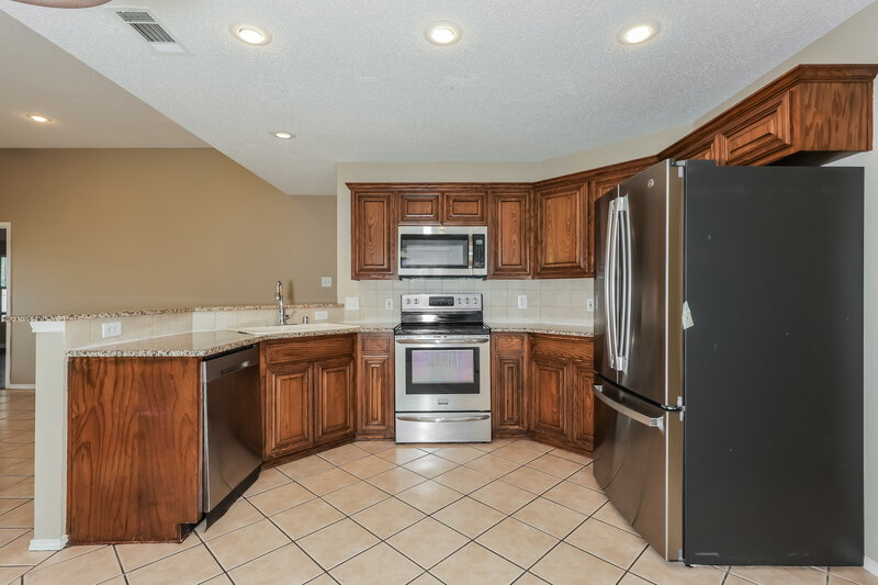 2,075/Mo, 528 Cambridge Dr Saginaw, TX 76179 Kitchen View 2