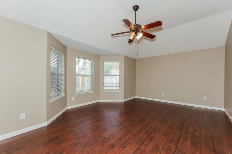 2,075/Mo, 528 Cambridge Dr Saginaw, TX 76179 Main Bedroom View