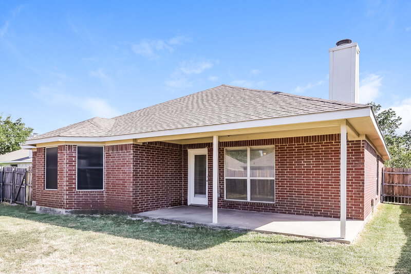 2,075/Mo, 528 Cambridge Dr Saginaw, TX 76179 Rear View