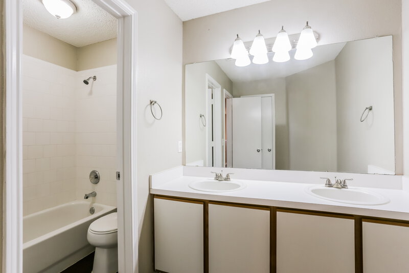 2,210/Mo, 1511 Columbia Dr Glenn Heights, TX 75154 Misc View 12