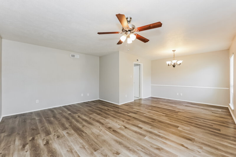 2,065/Mo, 902 Live Oak Dr Desoto, TX 75115 Dining Room View