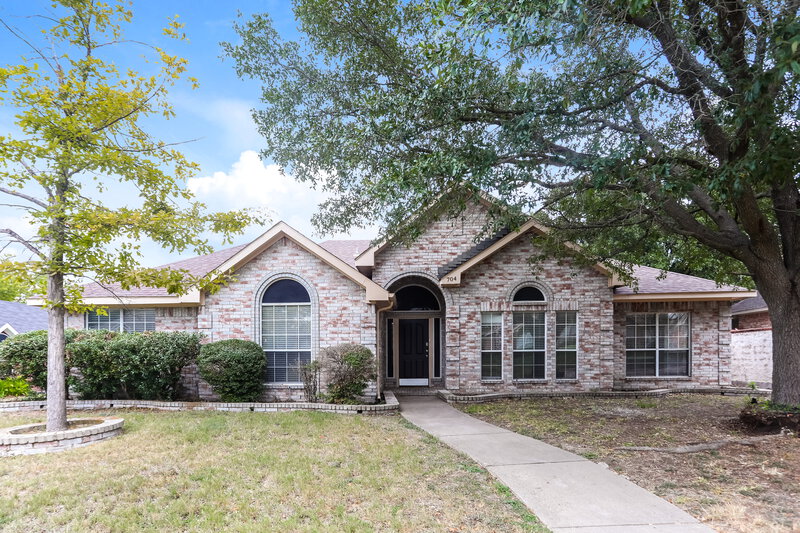 2,630/Mo, 704 Bridle Dr Desoto, TX 75115 External View