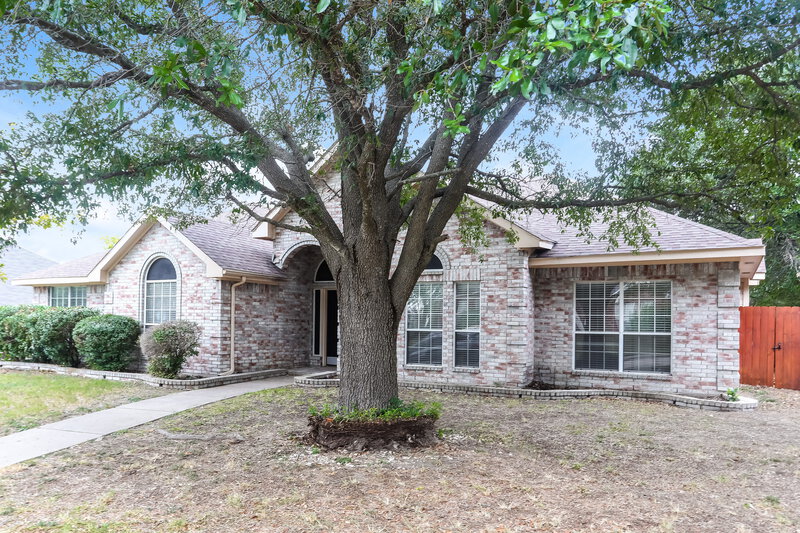 2,630/Mo, 704 Bridle Dr Desoto, TX 75115 Front View 2