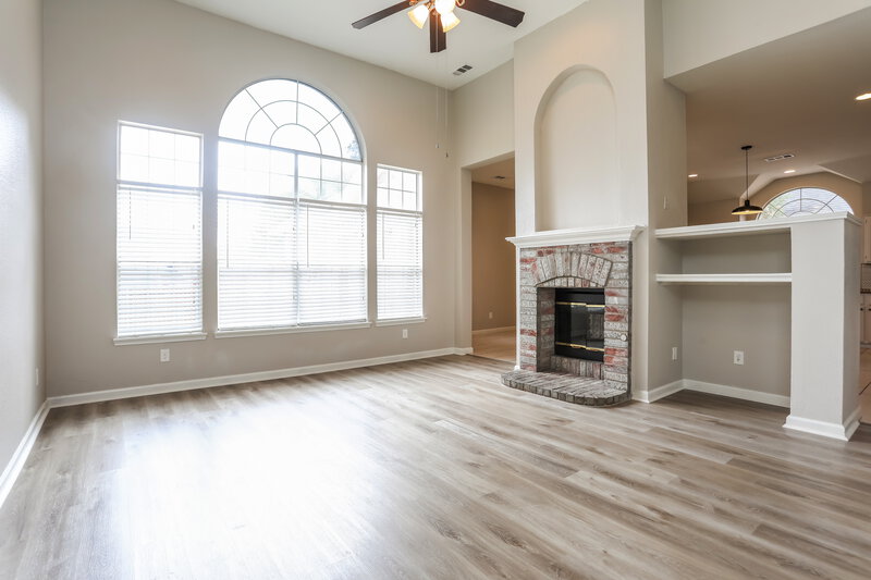 2,630/Mo, 704 Bridle Dr Desoto, TX 75115 Living Room View