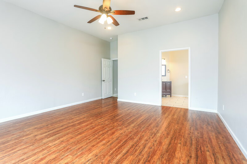 2,630/Mo, 704 Bridle Dr Desoto, TX 75115 Main Bedroom View