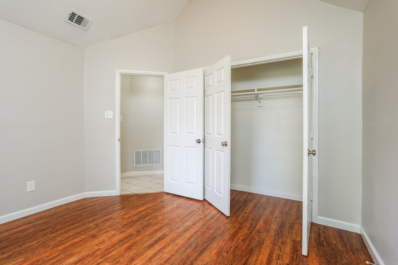 2,630/Mo, 704 Bridle Dr Desoto, TX 75115 Bedroom View 2