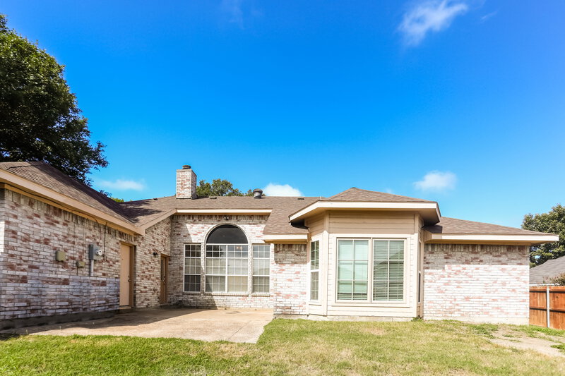 2,630/Mo, 704 Bridle Dr Desoto, TX 75115 Rear View
