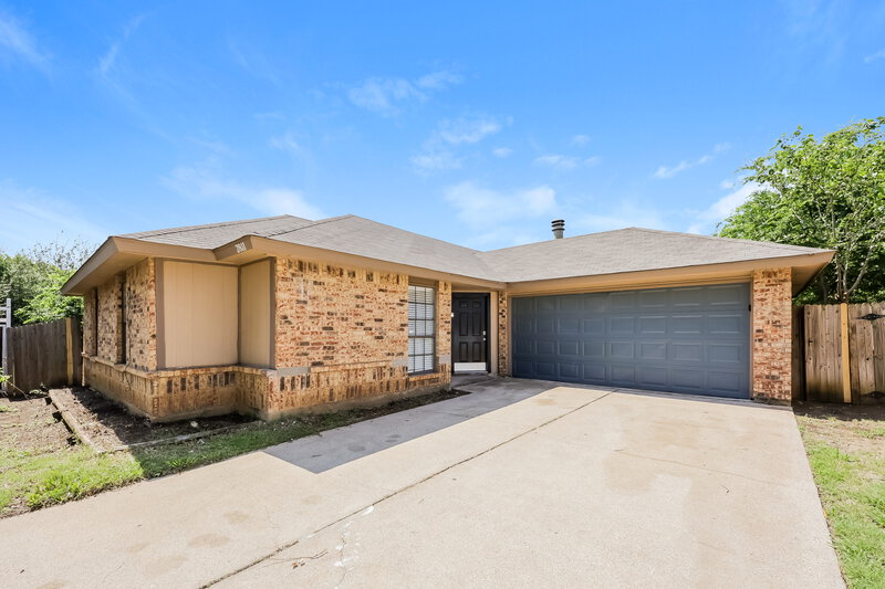 1,805/Mo, 2811 Galemeadow Dr (2) Fort Worth, TX 76123 External View