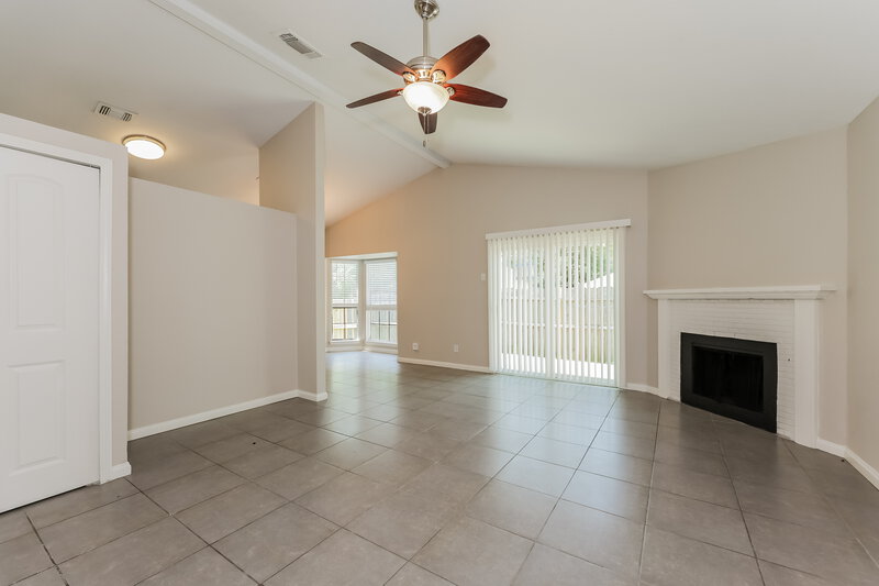 1,805/Mo, 2811 Galemeadow Dr (2) Fort Worth, TX 76123 Living Room View 2