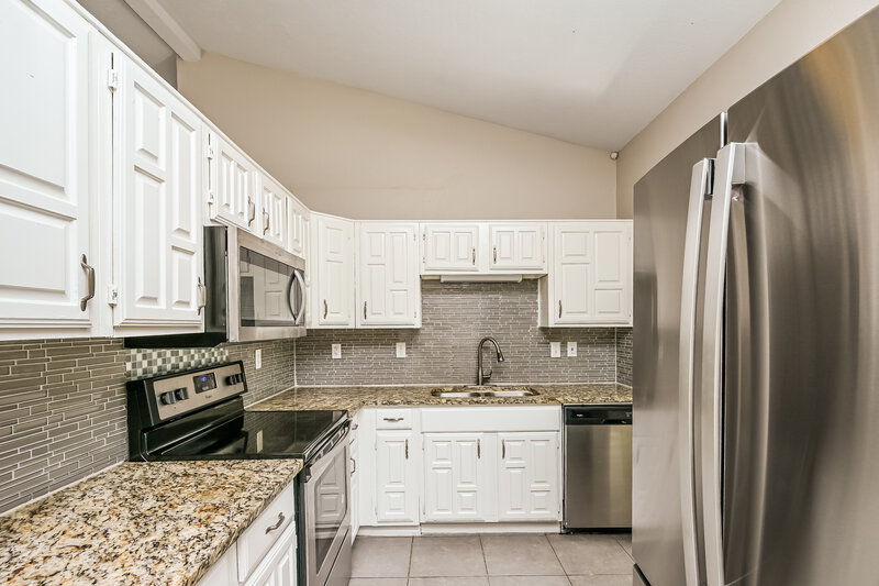 1,825/Mo, 2811 Galemeadow Dr Fort Worth, TX 76123 Kitchen View