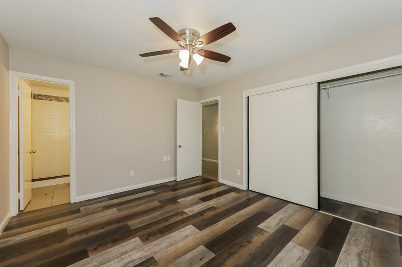 1,805/Mo, 2811 Galemeadow Dr (2) Fort Worth, TX 76123 Main Bedroom View 3