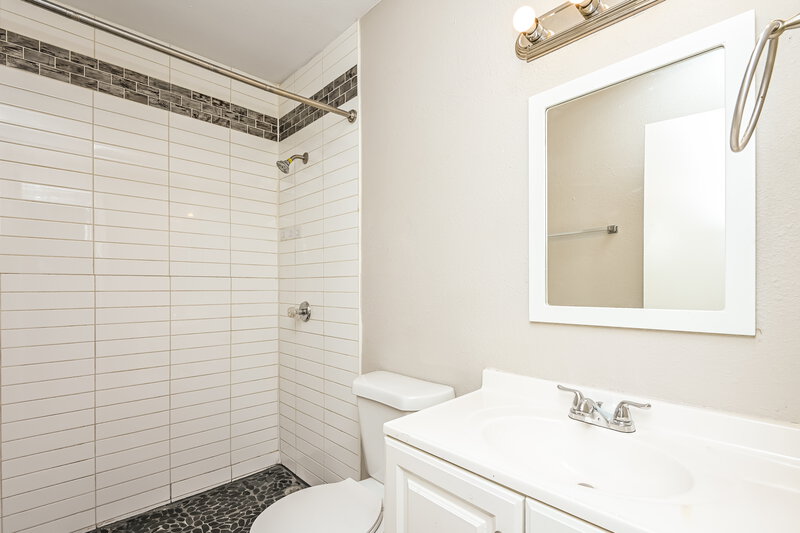 1,825/Mo, 2811 Galemeadow Dr Fort Worth, TX 76123 Main Bathroom View
