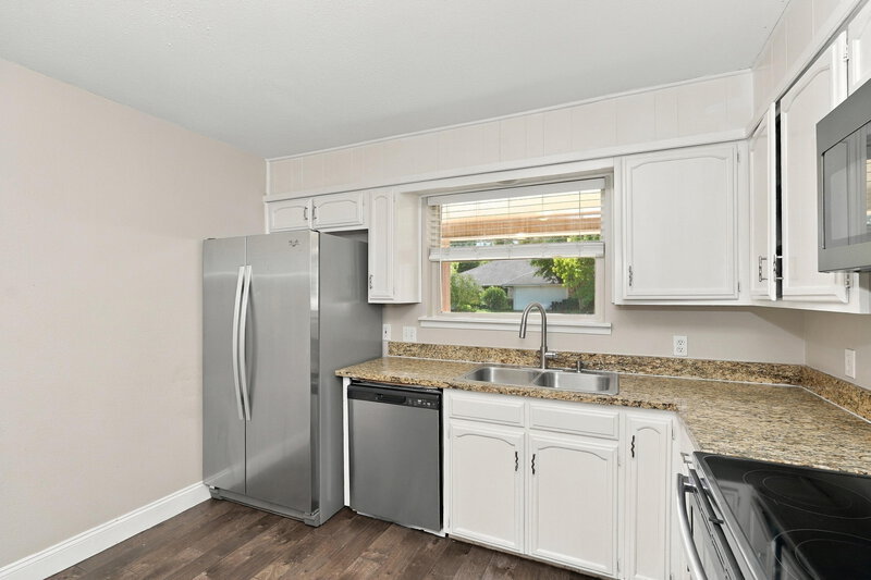 1,975/Mo, 808 Judith Street Burleson, TX 76028 Kitchen View