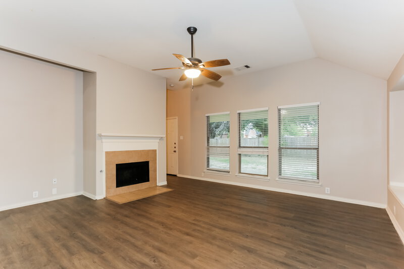 2,675/Mo, 517 Kerry St Crowley, TX 76036 Living Room View