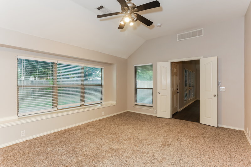 2,675/Mo, 517 Kerry St Crowley, TX 76036 Main Bedroom View